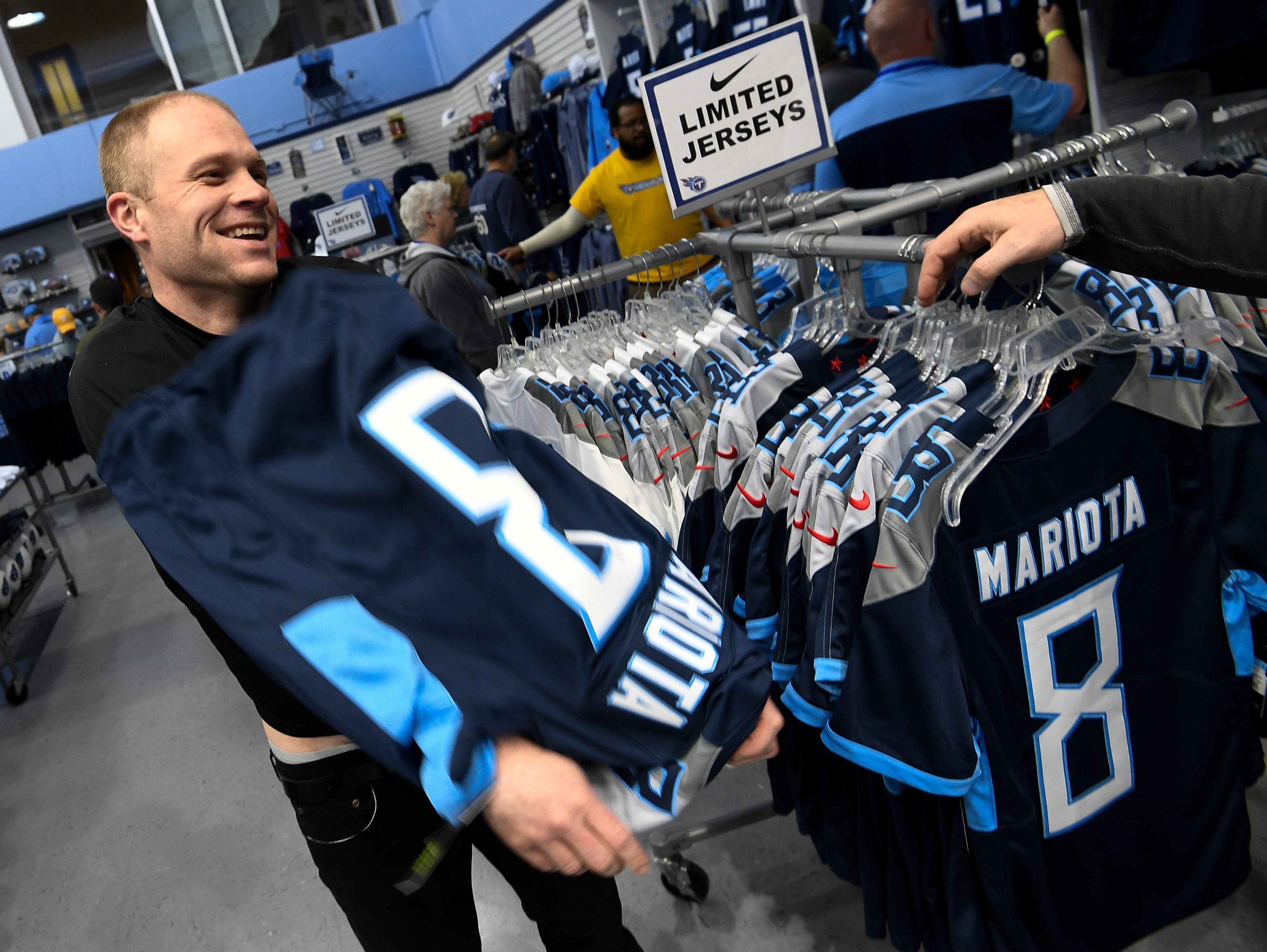 marcus mariota jersey sales